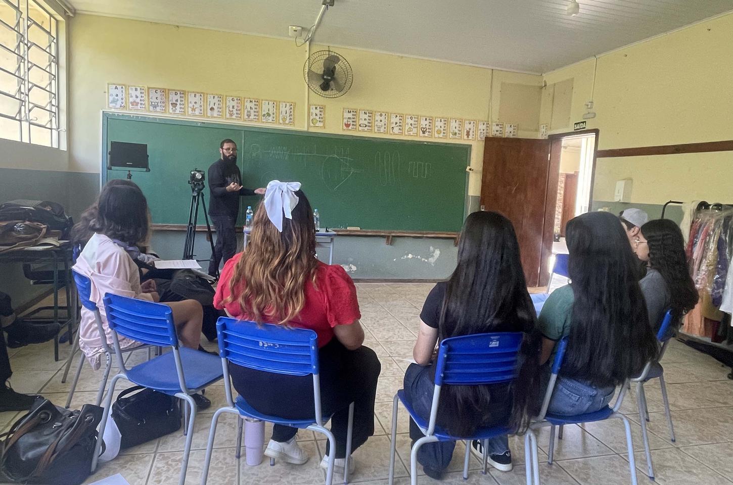Cinema nas férias: alunos de colégio rural do Paraná produzem curta-metragem