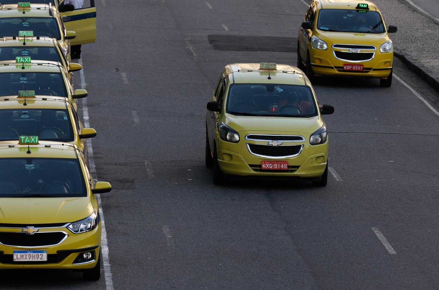 CMN regulamenta nova linha para motoristas de aplicativos e taxistas