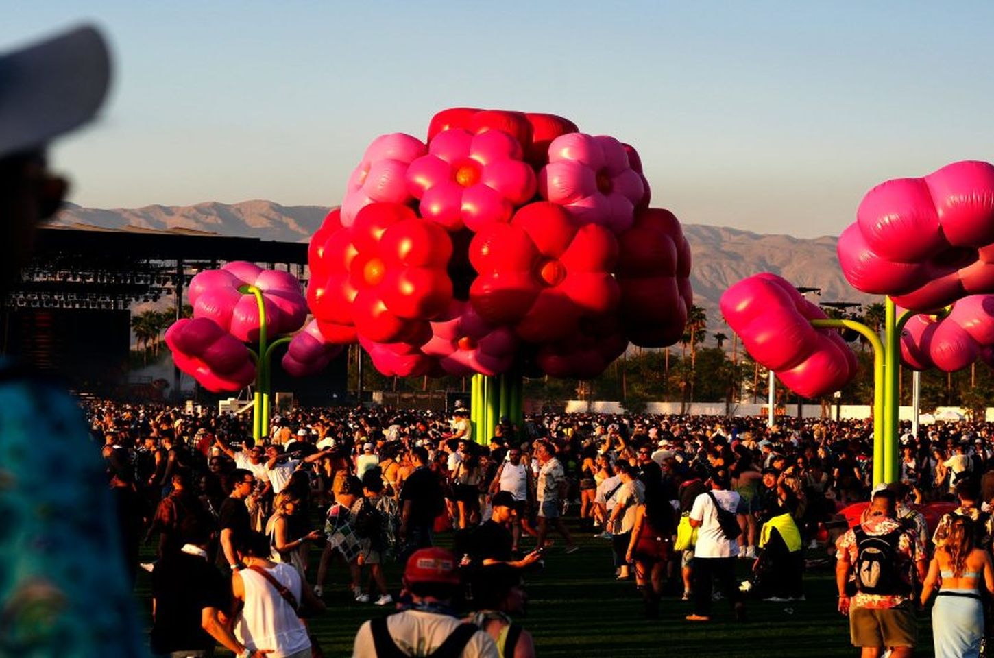 Coachella 2026: Festival híbrido une indie e grandes nomes