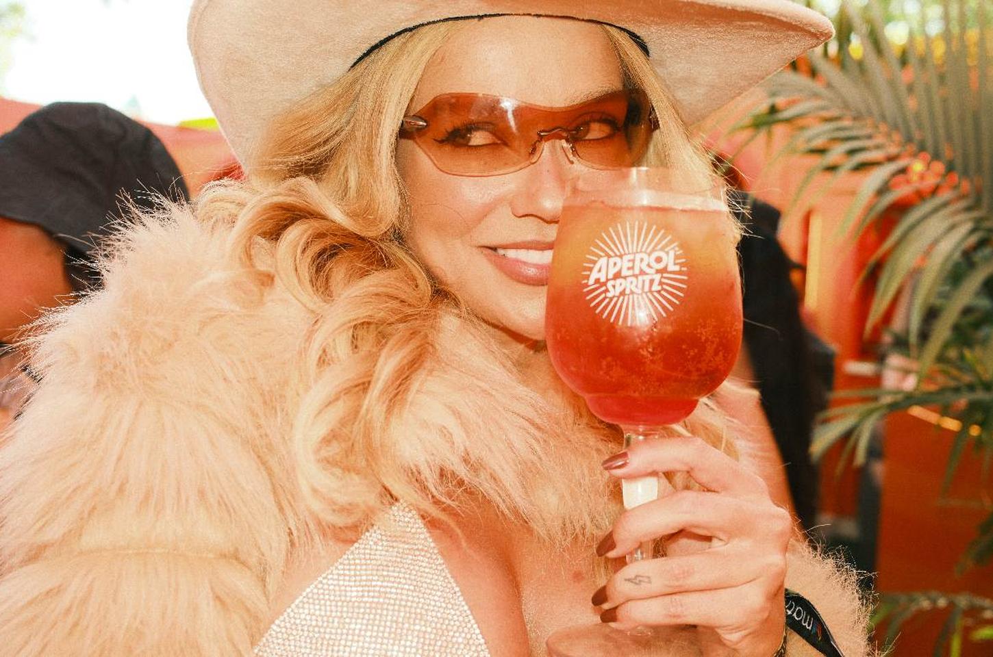 Coachella 2026: Música, surpresas e o ritual laranja do pôr do sol