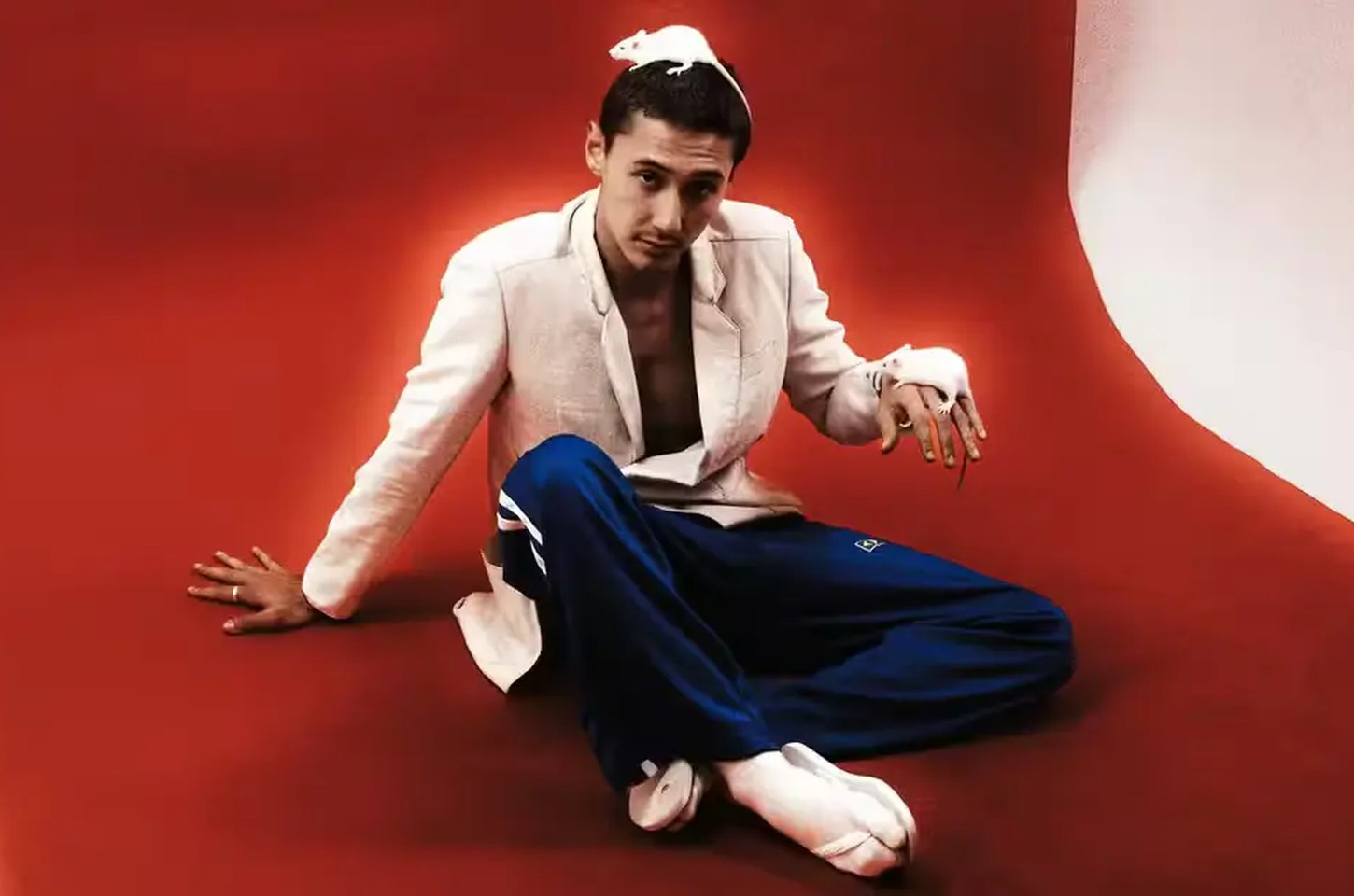 Com impulso de Bad Bunny, Pedro Mizutani celebra audição de disco em SP