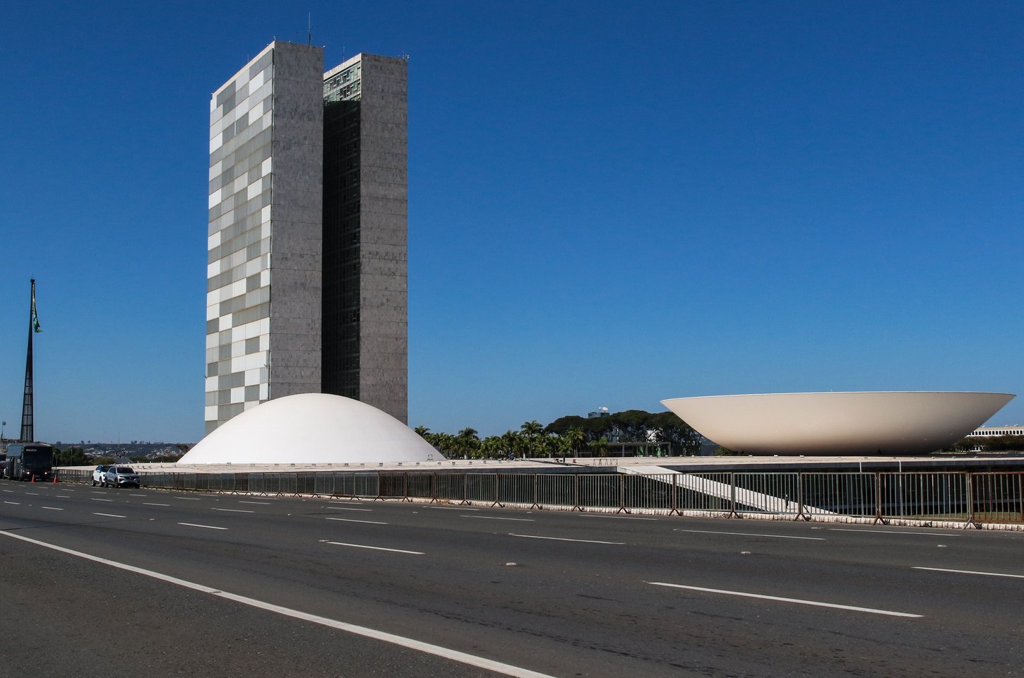 Congresso aprova corte de incentivos fiscais para equilibrar orçamento de 2026