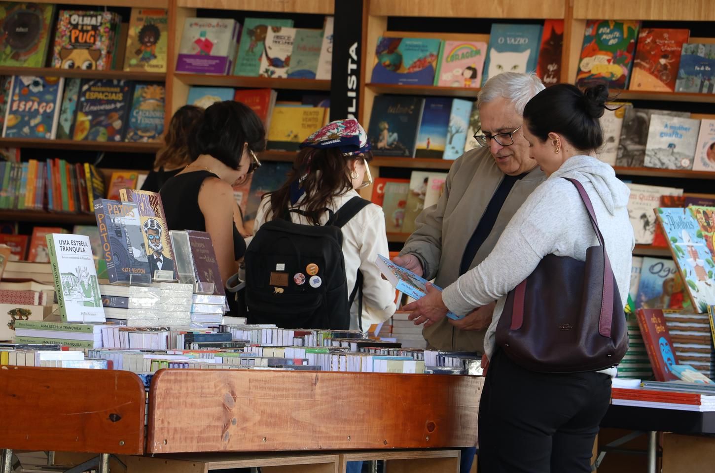 Consumo de livros cresce no Brasil, com 3 milhões de novos leitores em 2025