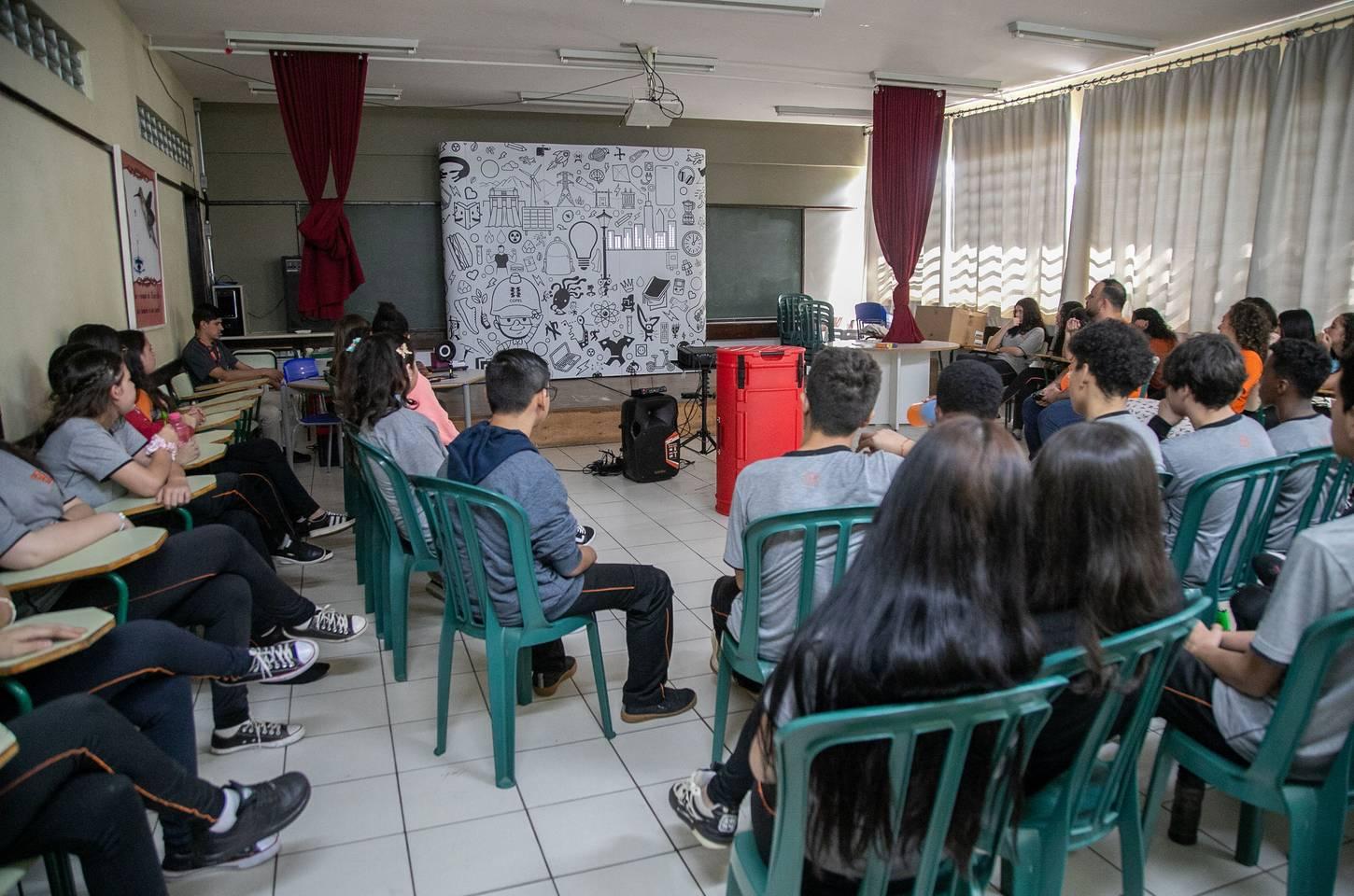 Copel atinge mais de 77 mil estudantes com educação sobre energia em 2025