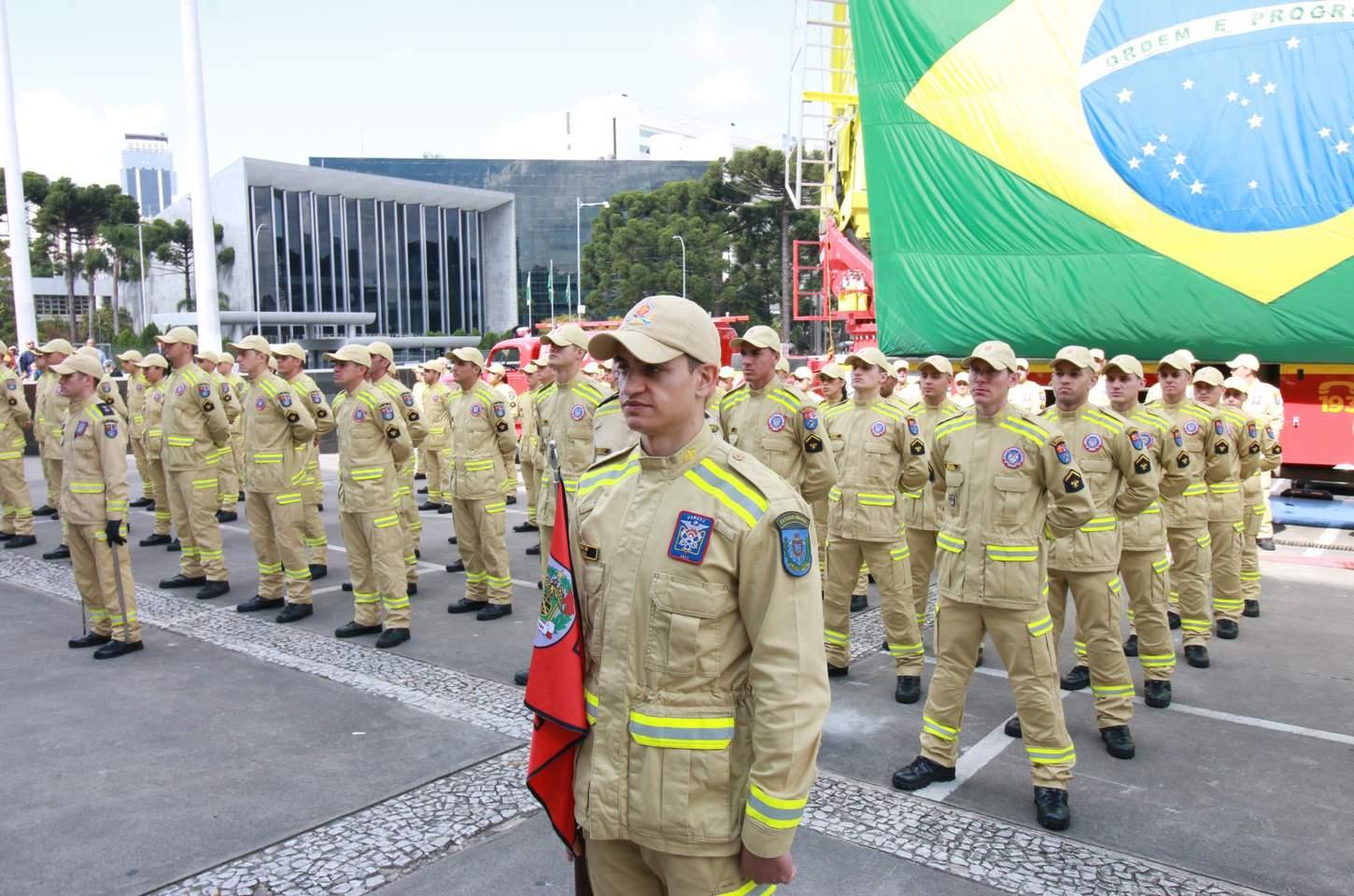 Corpo de Bombeiros do Paraná convoca 851 novos soldados para curso de formação