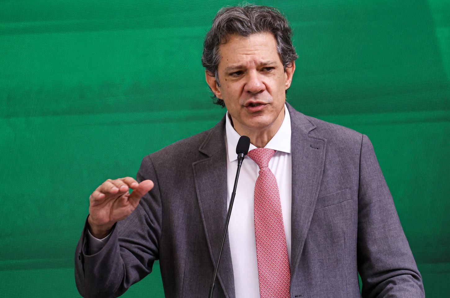 Corte de benefícios fiscais depende de aprovação do Congresso, diz Haddad