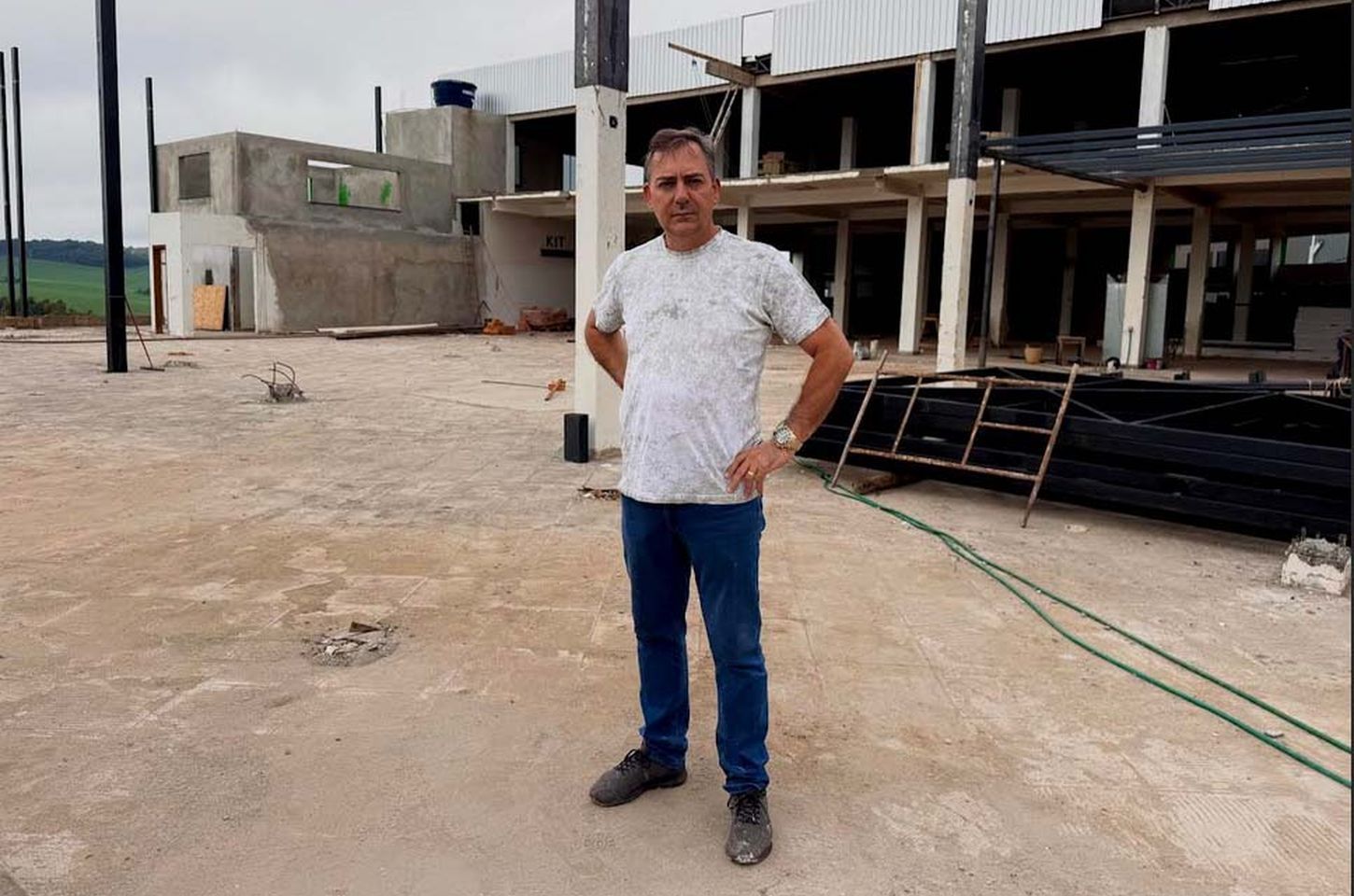 Crédito de R$ 800 mil da Fomento Paraná acelera reconstrução de supermercado atingido por tornado