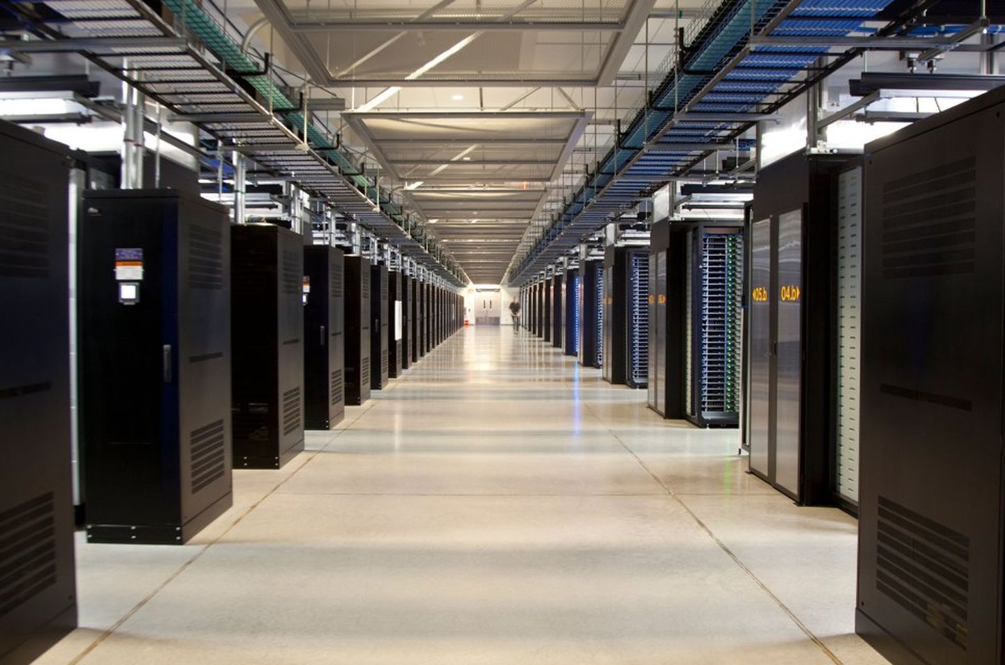 Crescimento explosivo de data centers gera crise energética e protestos nos EUA