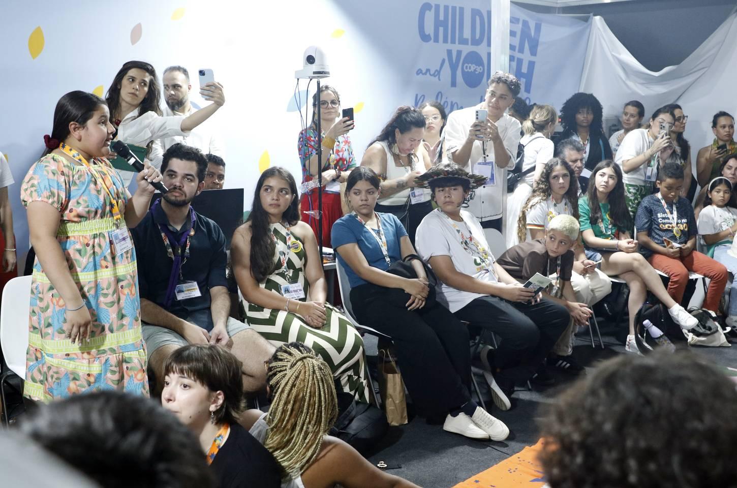 Crianças e jovens levam suas vozes à COP30 em Belém