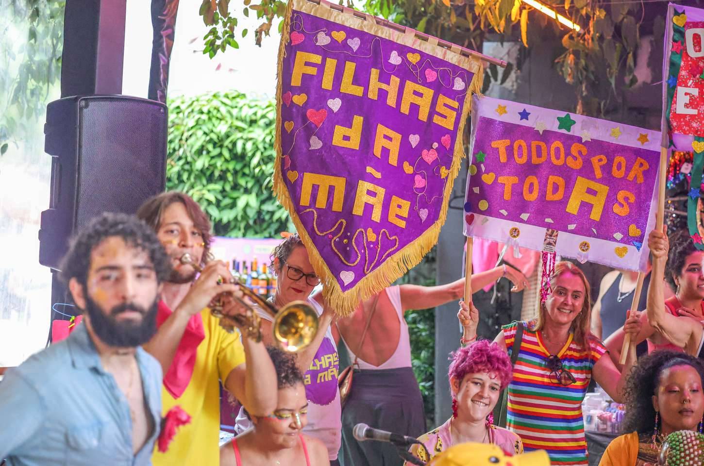 Cuidar de si para cuidar do outro: a força das cuidadoras no carnaval
