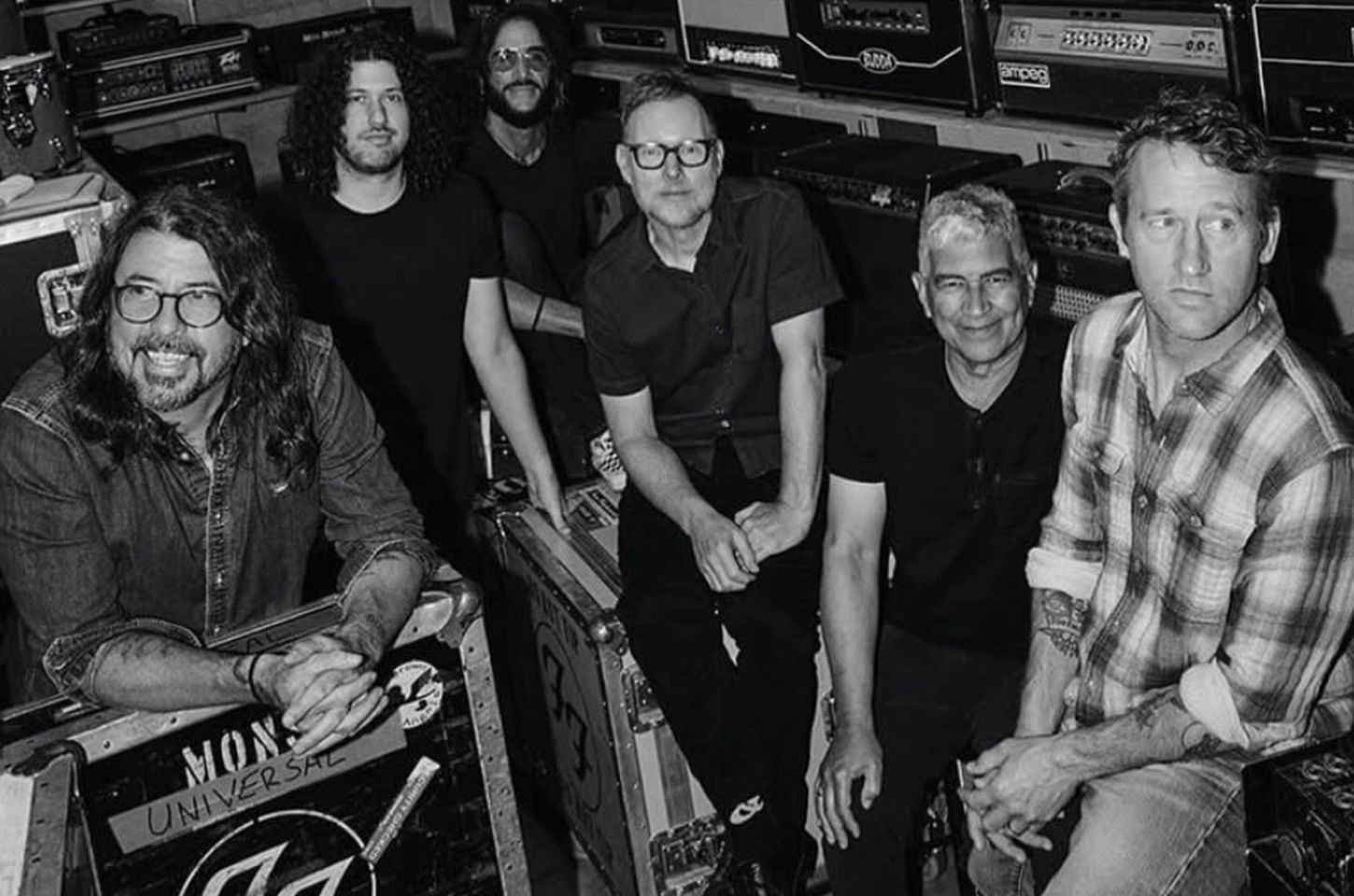 Dave Grohl celebra aniversário com show beneficente histórico em Los Angeles