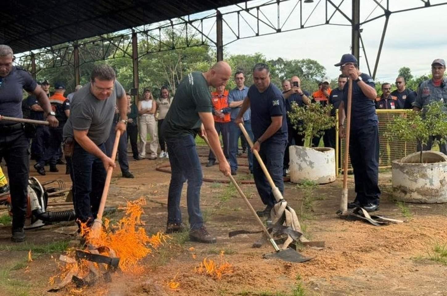 Defesa Civil de SP treina municípios e produtores rurais para combate a incêndios