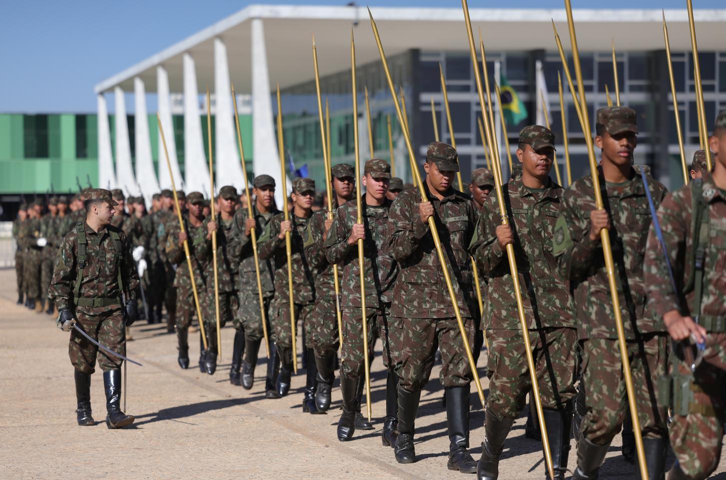 Defesa estabelece cotas para negros, indígenas e quilombolas em concursos militares