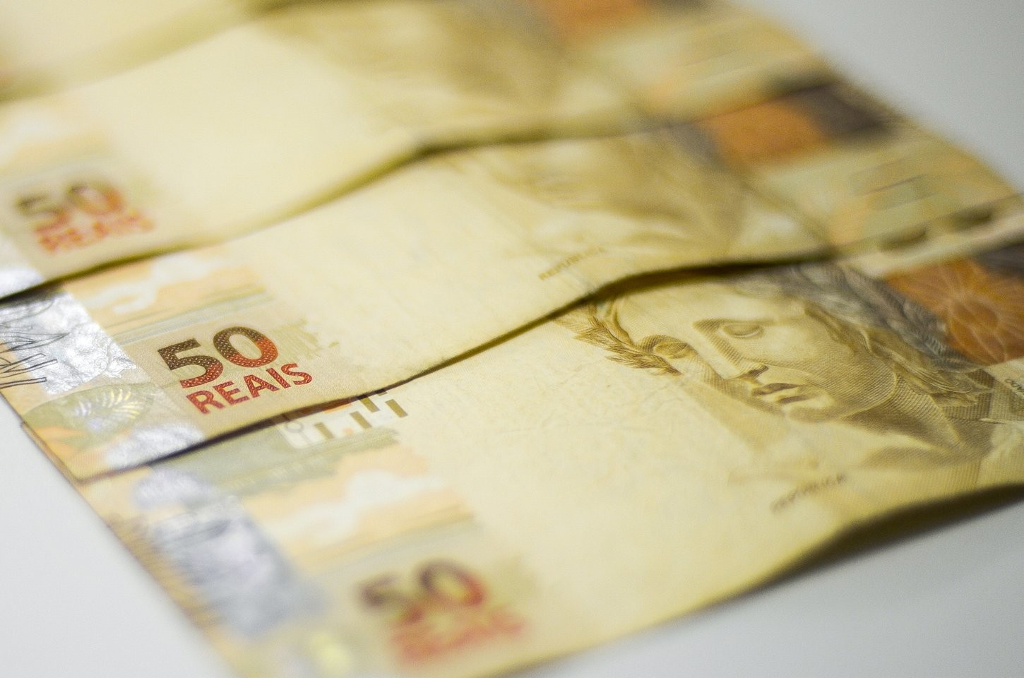 Déficit primário para 2026 dobra e chega a R$ 59,8 bilhões, aponta relatório