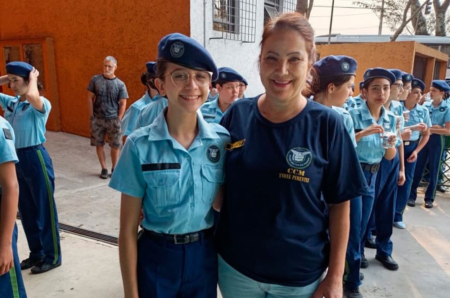 Delicadeza e liderança: monitoras transformam rotina em colégios cívico-militares