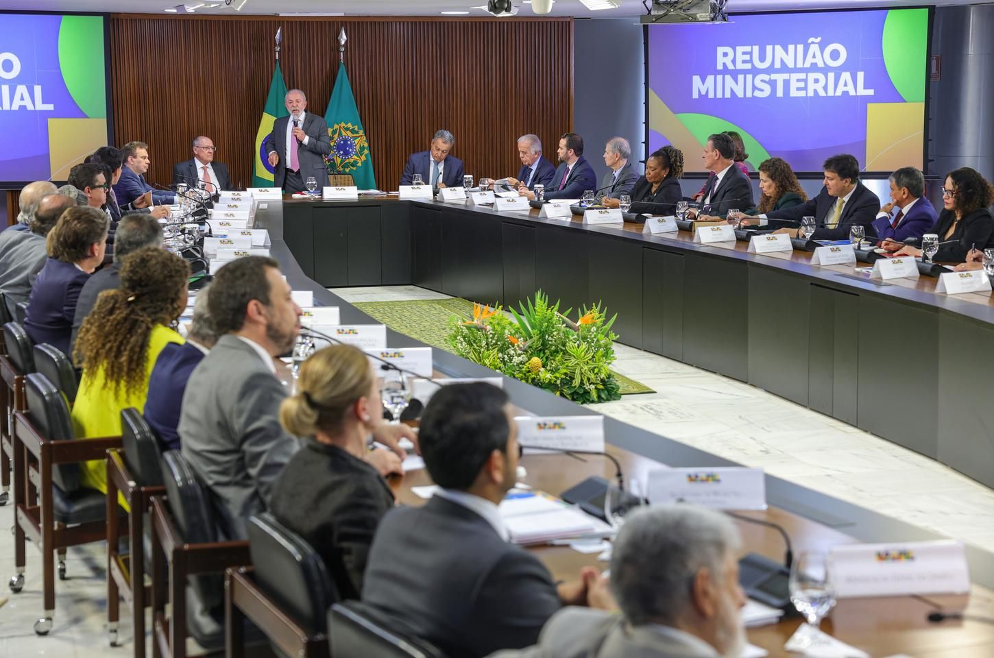 Desincompatibilização eleitoral: ministros deixam cargos para disputar eleições