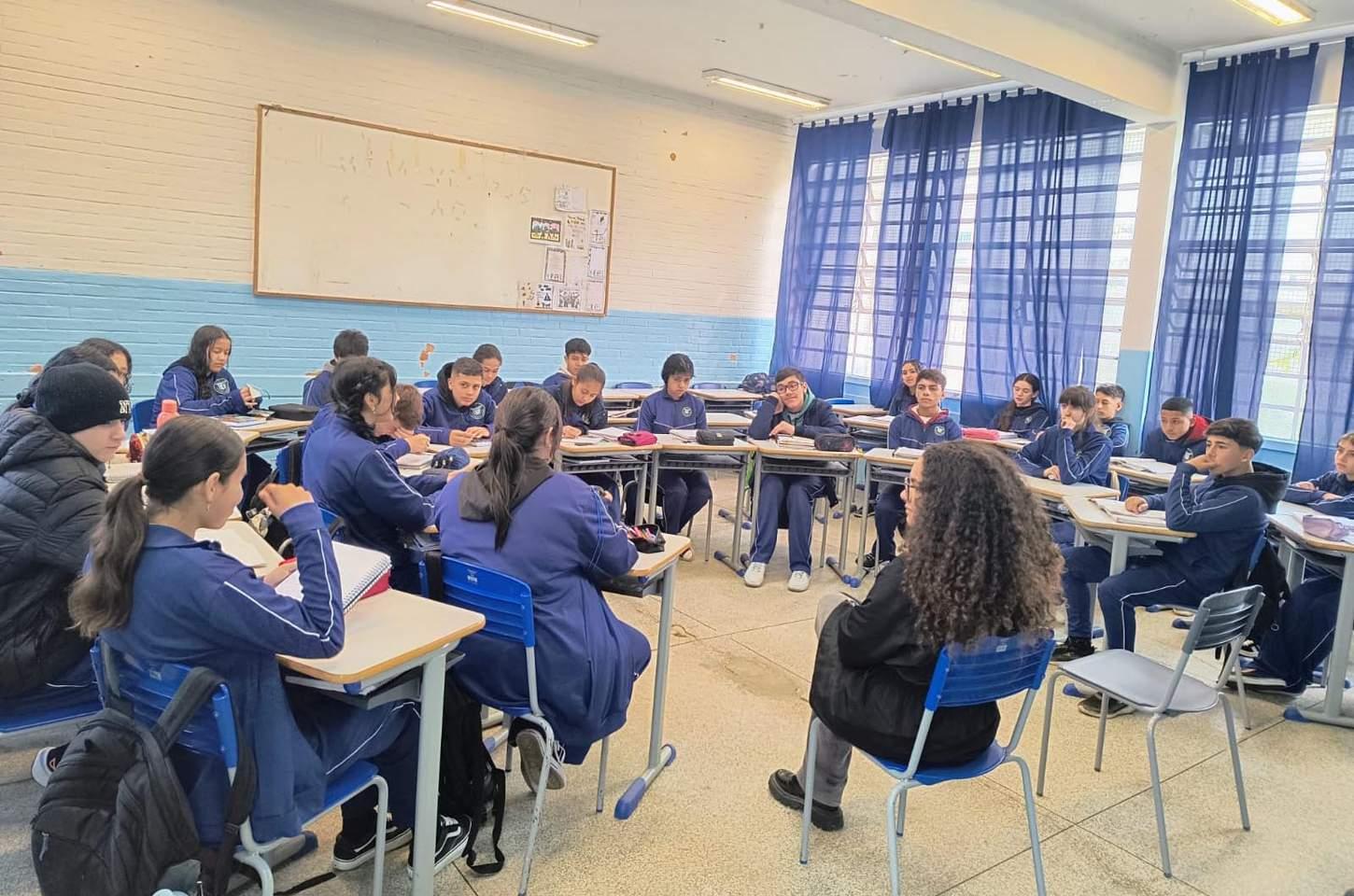 Detetive textual: projeto transforma leitura em enigma e conquista alunos