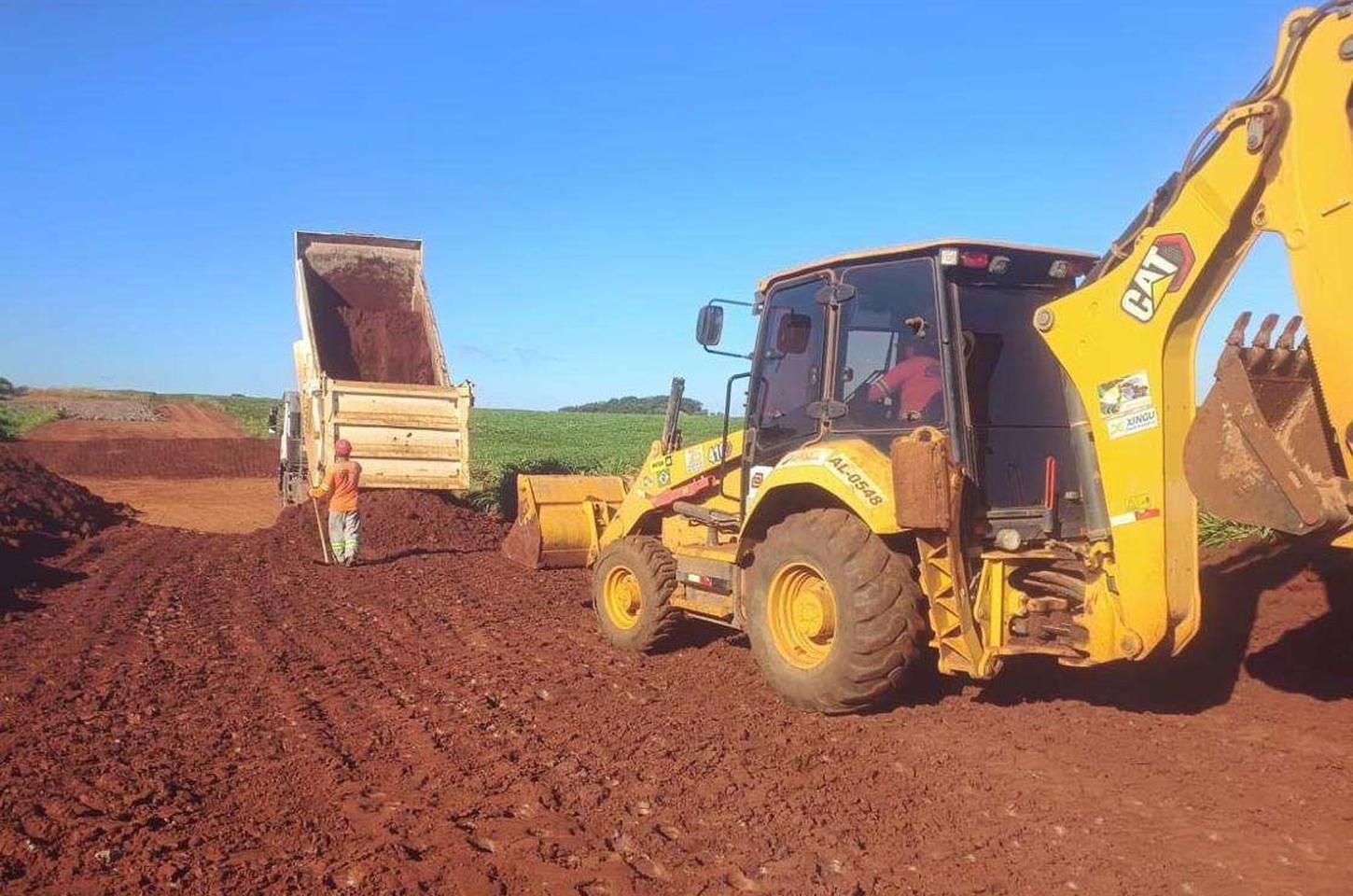 Detonações de rochas na PR-445 avançam obra de duplicação no Paraná