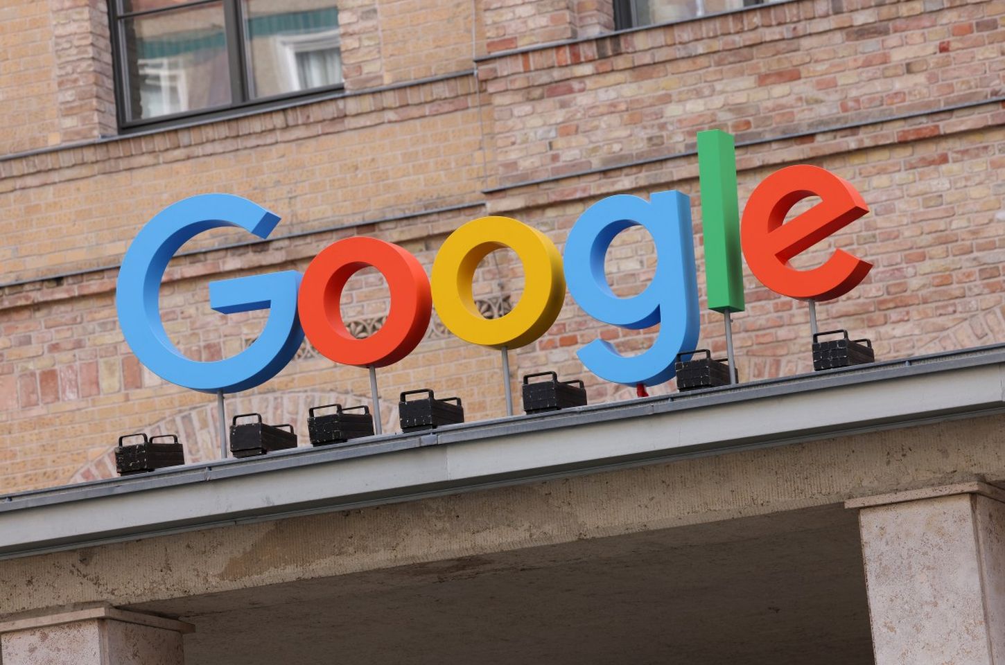 Disney acusa Google de violação massiva de direitos autorais com IA