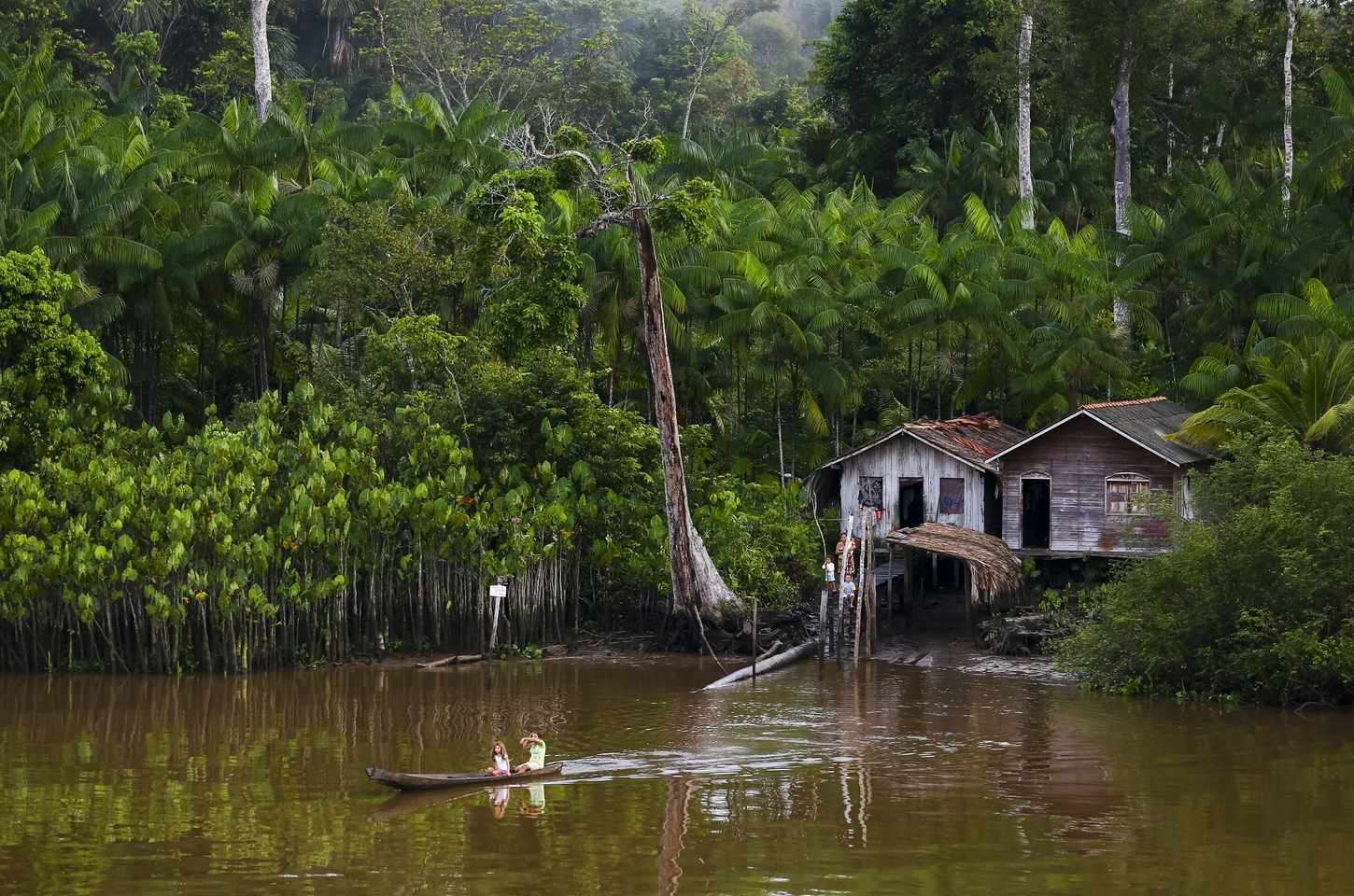 Doença rara que deforma pele isola seringueiro no Acre; projeto do SUS traz esperança