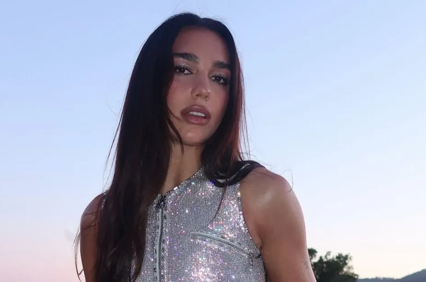 Dua Lipa transforma últimos shows de turnê em filme e álbum ao vivo