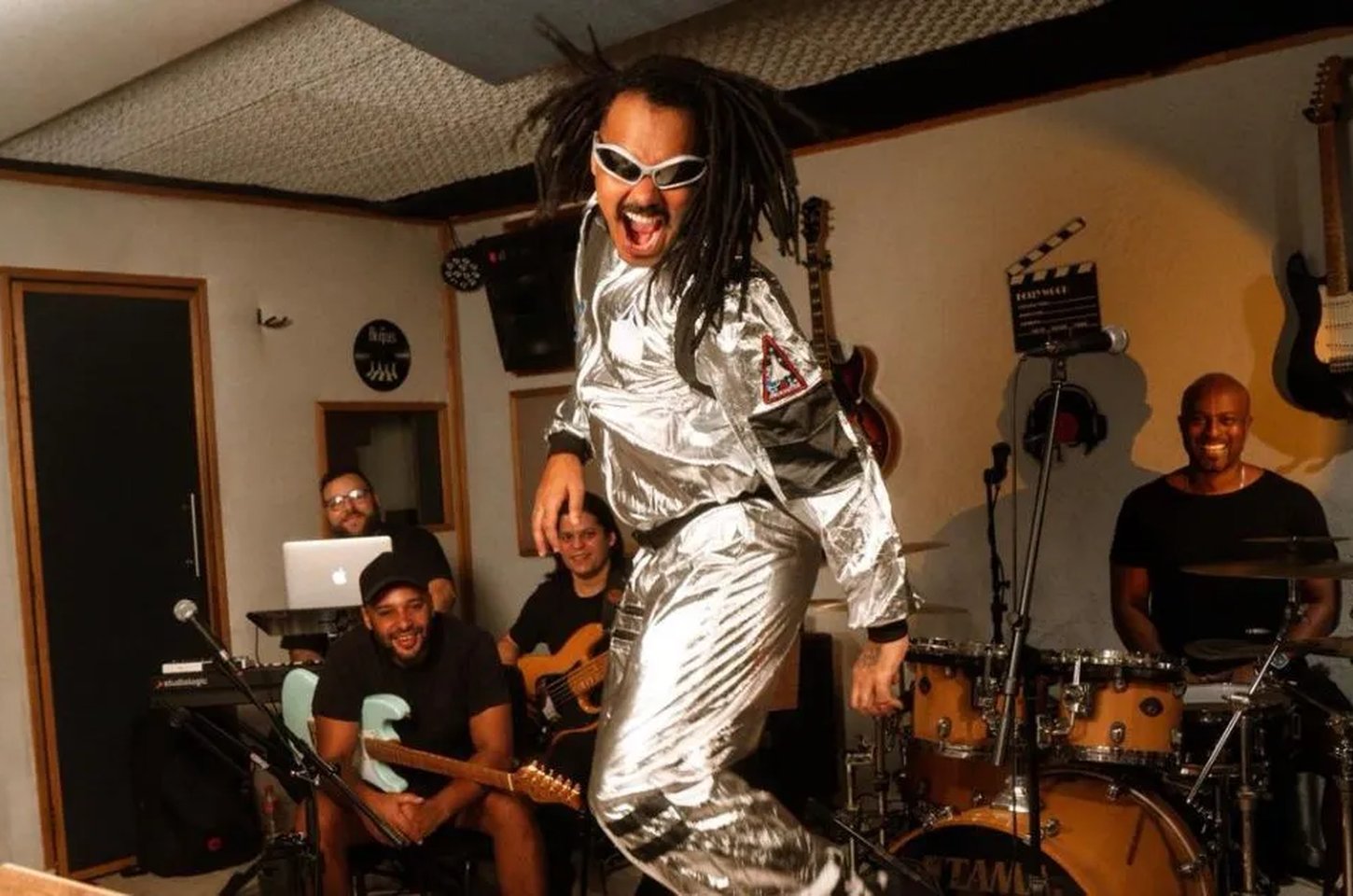 Duh Marinho apresenta novo álbum em ensaios abertos no Rio de Janeiro