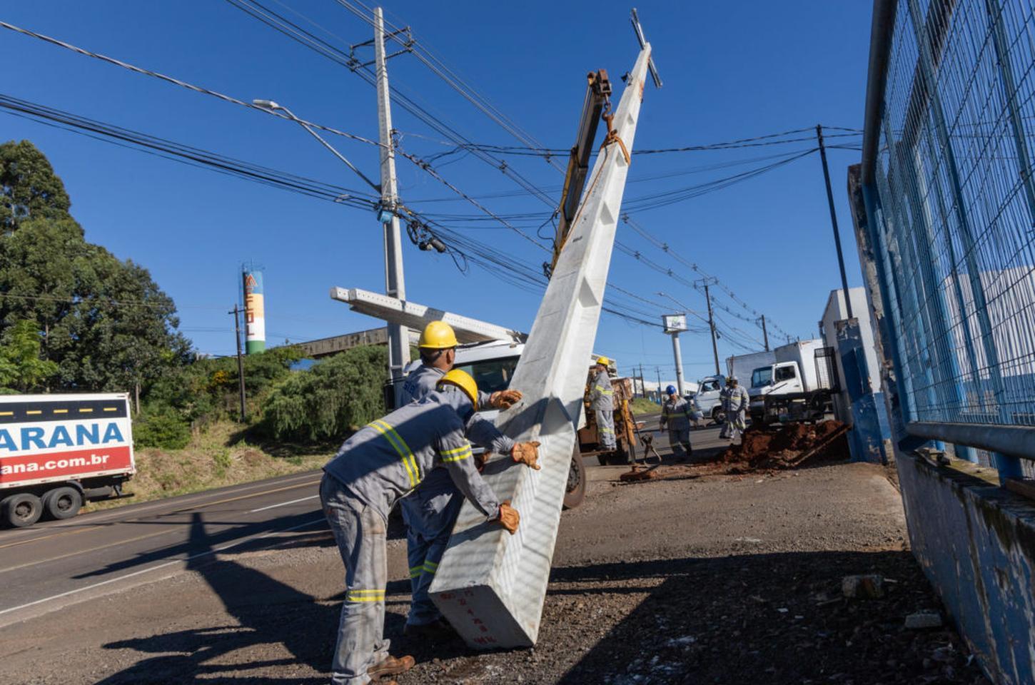 Duplicação da Avenida Minas Gerais ganha ritmo com realocação de rede elétrica