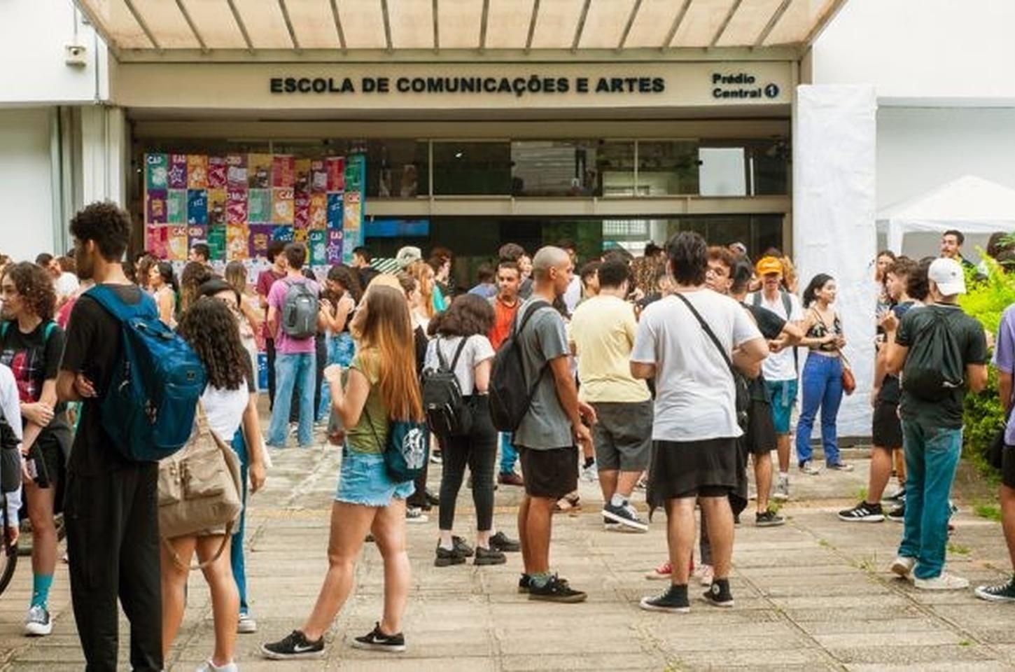 ECA da USP abre inscrições para graduação de portadores de diploma