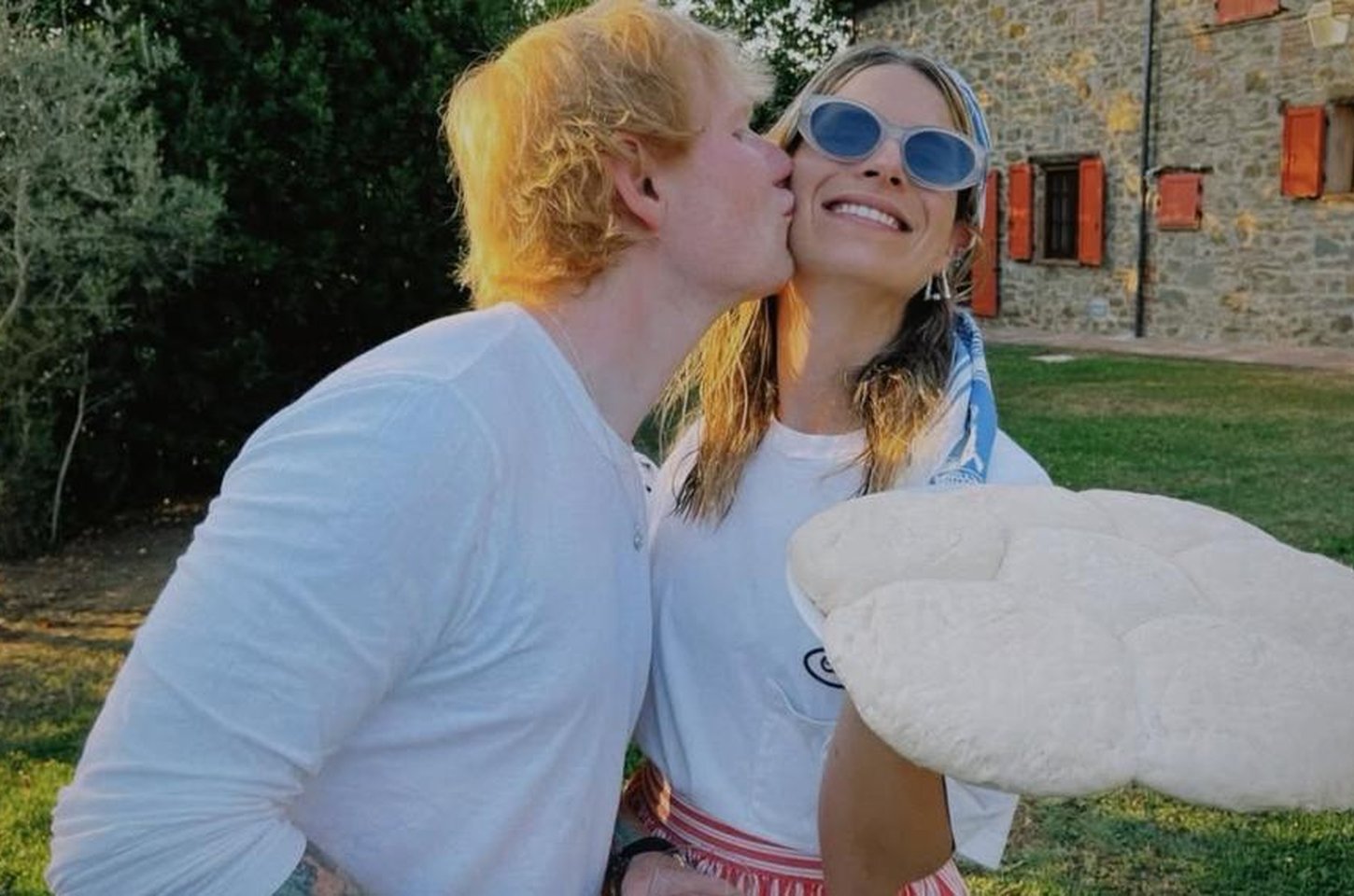 Ed Sheeran revela dificuldades no casamento em álbum deluxe 'Play'