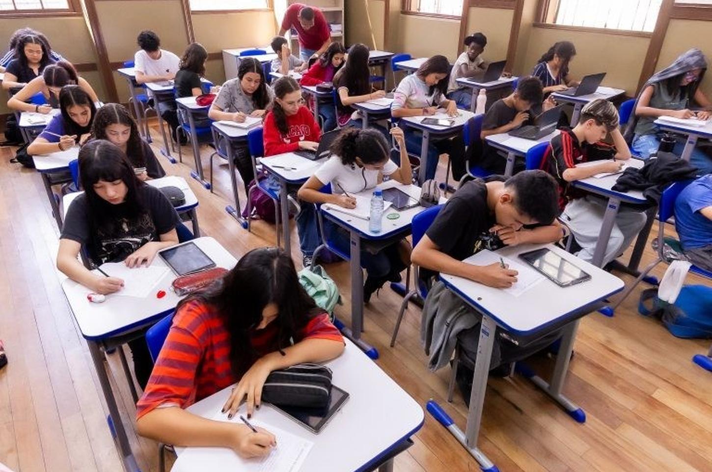 Escolas estaduais de SP terão mais gestores conforme número de alunos