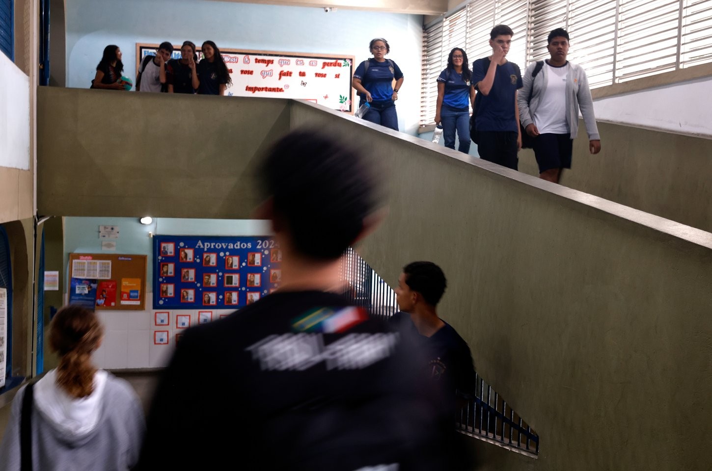Escolas sem água caem pela metade, mas 75 mil alunos ainda sofrem
