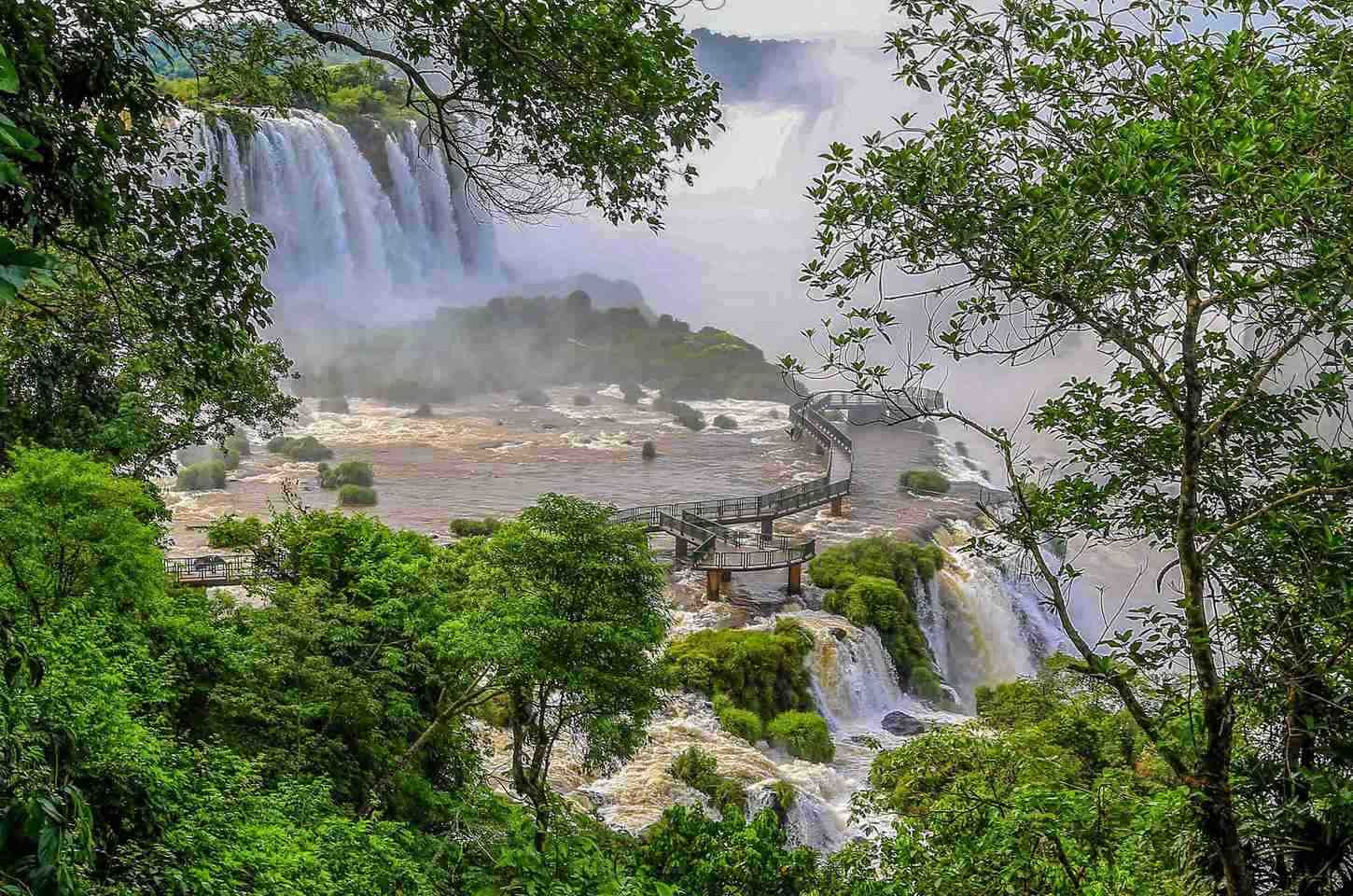 Espanha salta do 10º para 3º lugar em turistas no Paraná após campanha