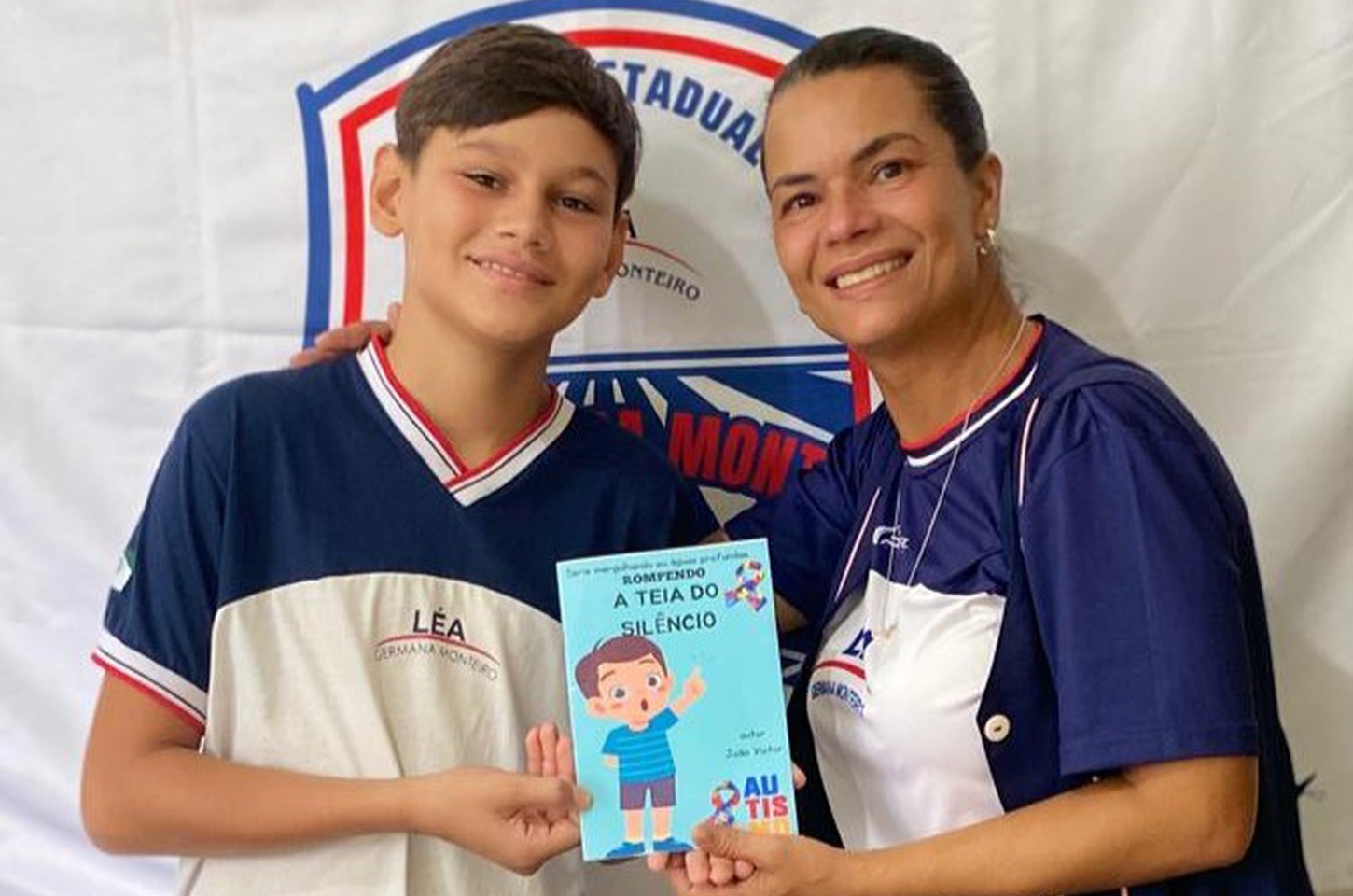 Estudante paranaense transforma vivência com autismo em livro digital