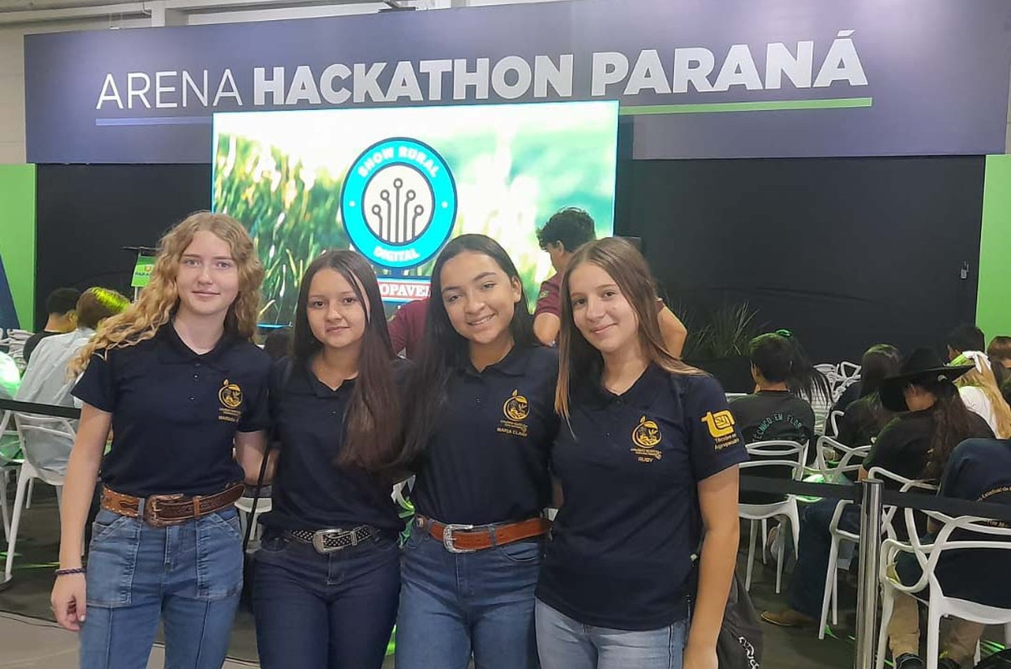Estudantes da rede agrícola paranaense visitam Show Rural Coopavel