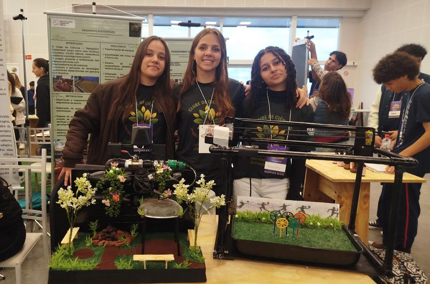 Estudantes do Paraná apresentam projetos de ciência e sustentabilidade na ExpoUmuarama