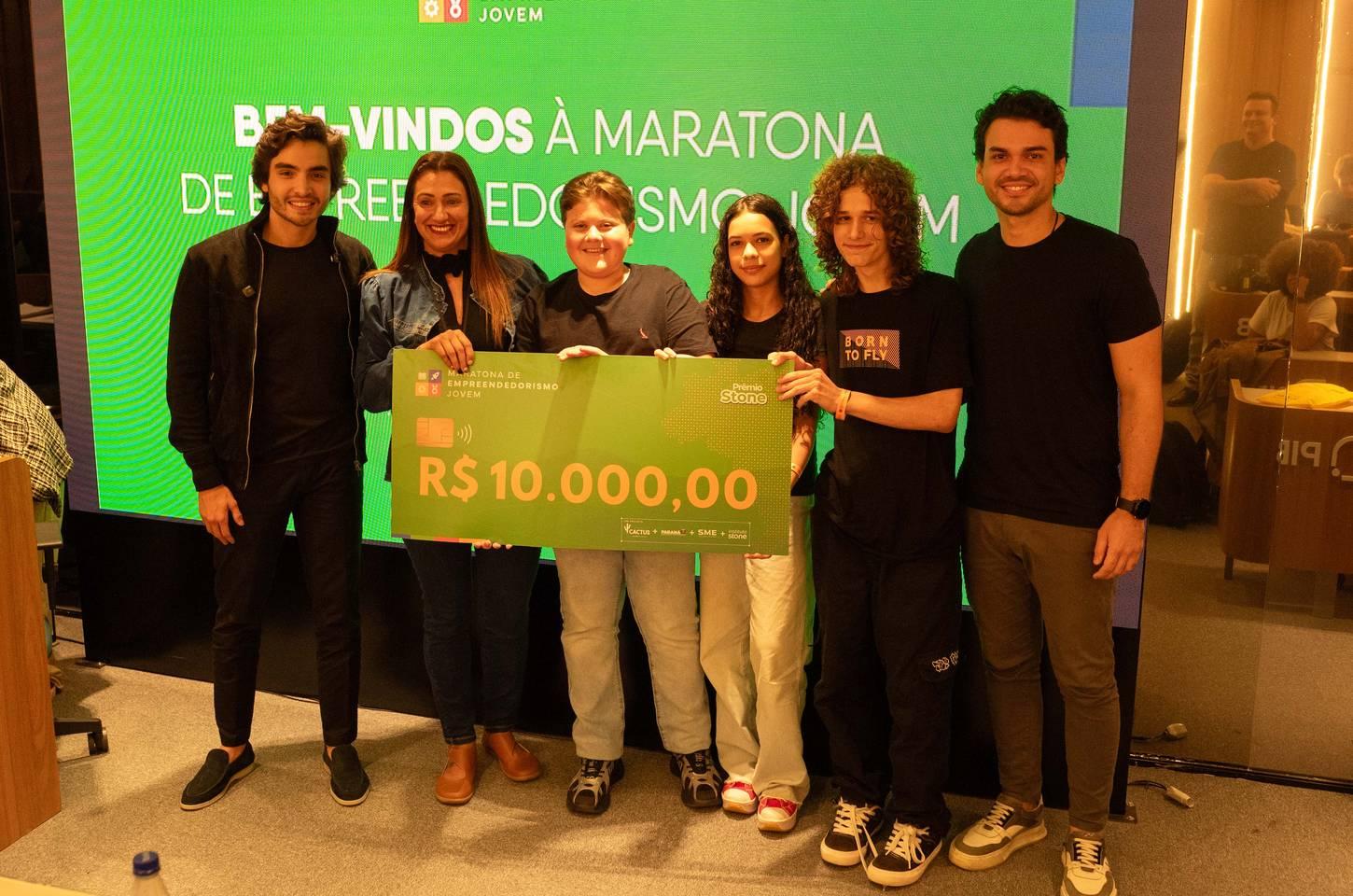 Estudantes do Paraná criam app contra bullying e vencem maratona nacional