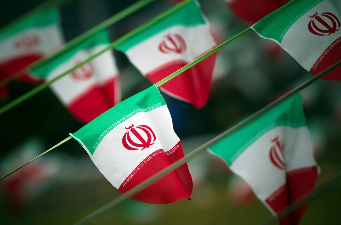 EUA alertam sobre escalada de hackers iranianos contra infraestrutura crítica