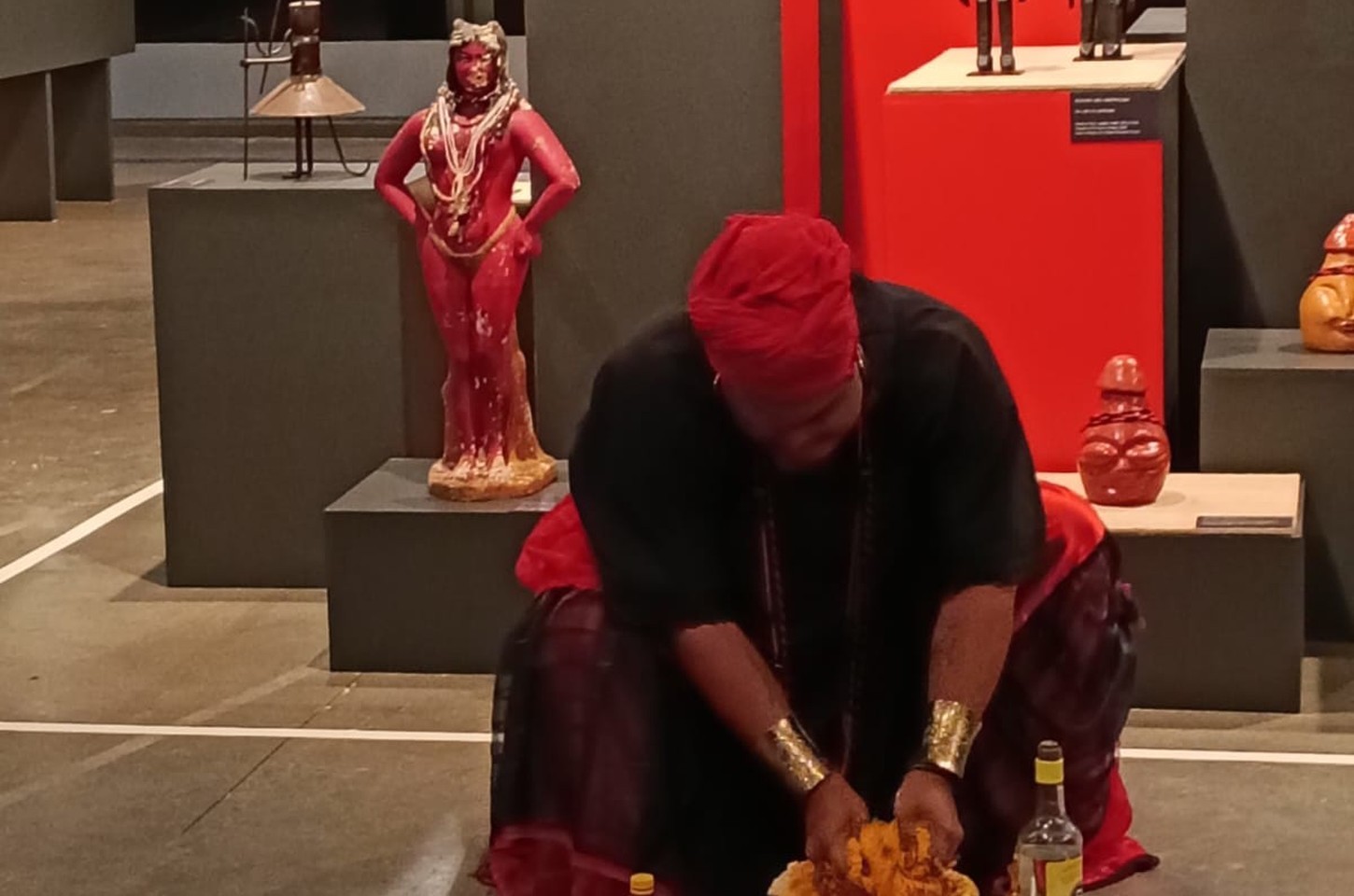 Exu e pombagiras: exposição no Museu Afro Brasil desmistifica orixá