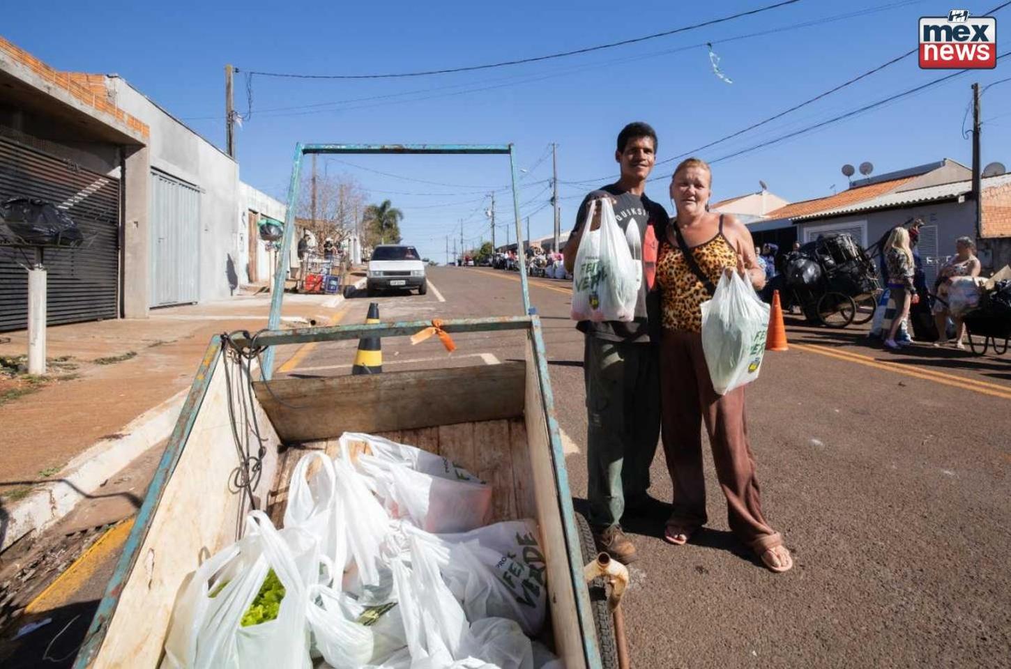 Feira Verde transforma recicláveis em alimento em Apucarana