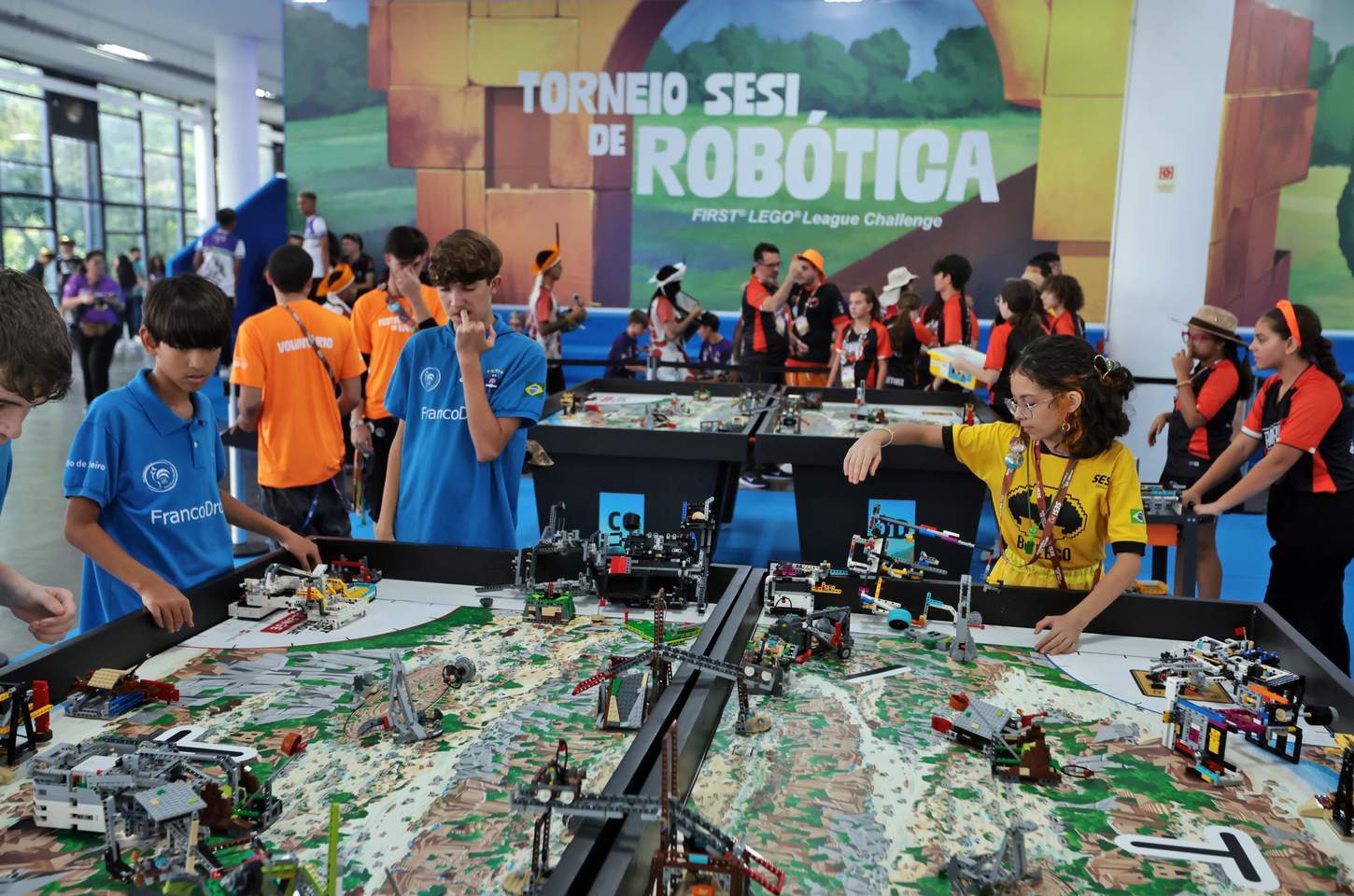 Festival de robótica do SESI reúne 2,3 mil estudantes em São Paulo