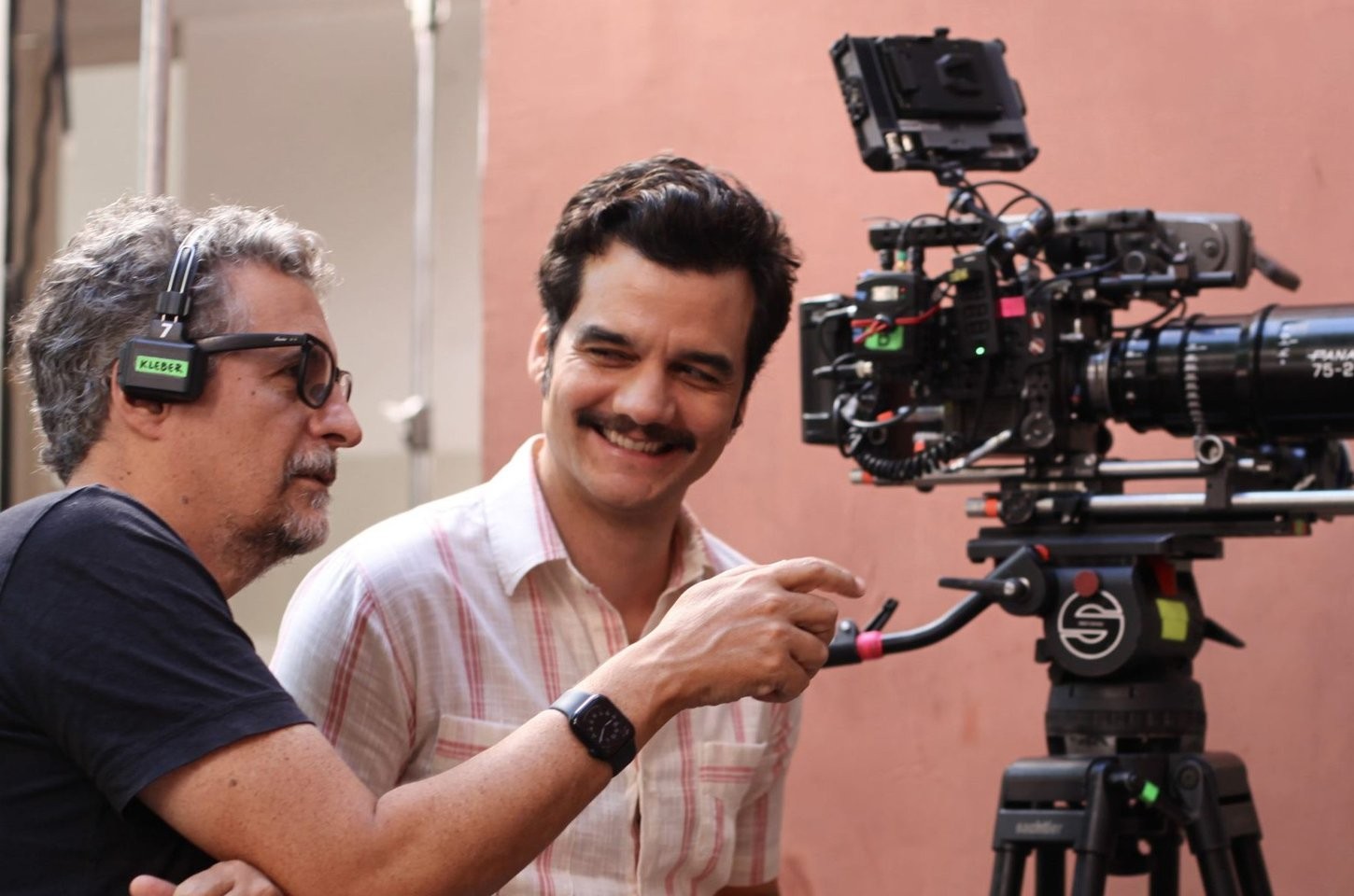 Filme brasileiro O Agente Secreto vence prêmio internacional nos EUA