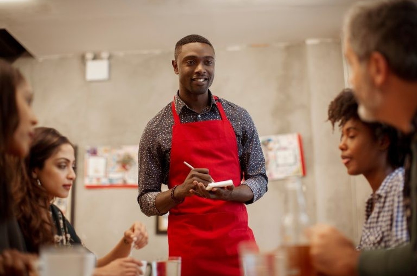 Fim de ano aquece mercado de trabalho em São Paulo com quase 2 mil vagas