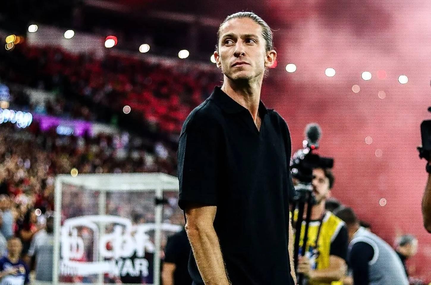 Flamengo demite Filipe Luís após goleada histórica no Carioca