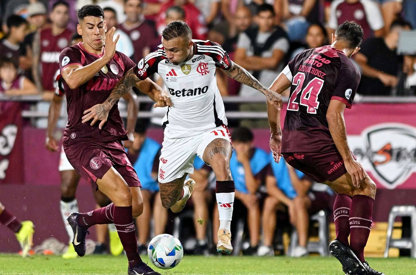 Flamengo encara Lanús no Maracanã pela decisão da Recopa Sul-Americana