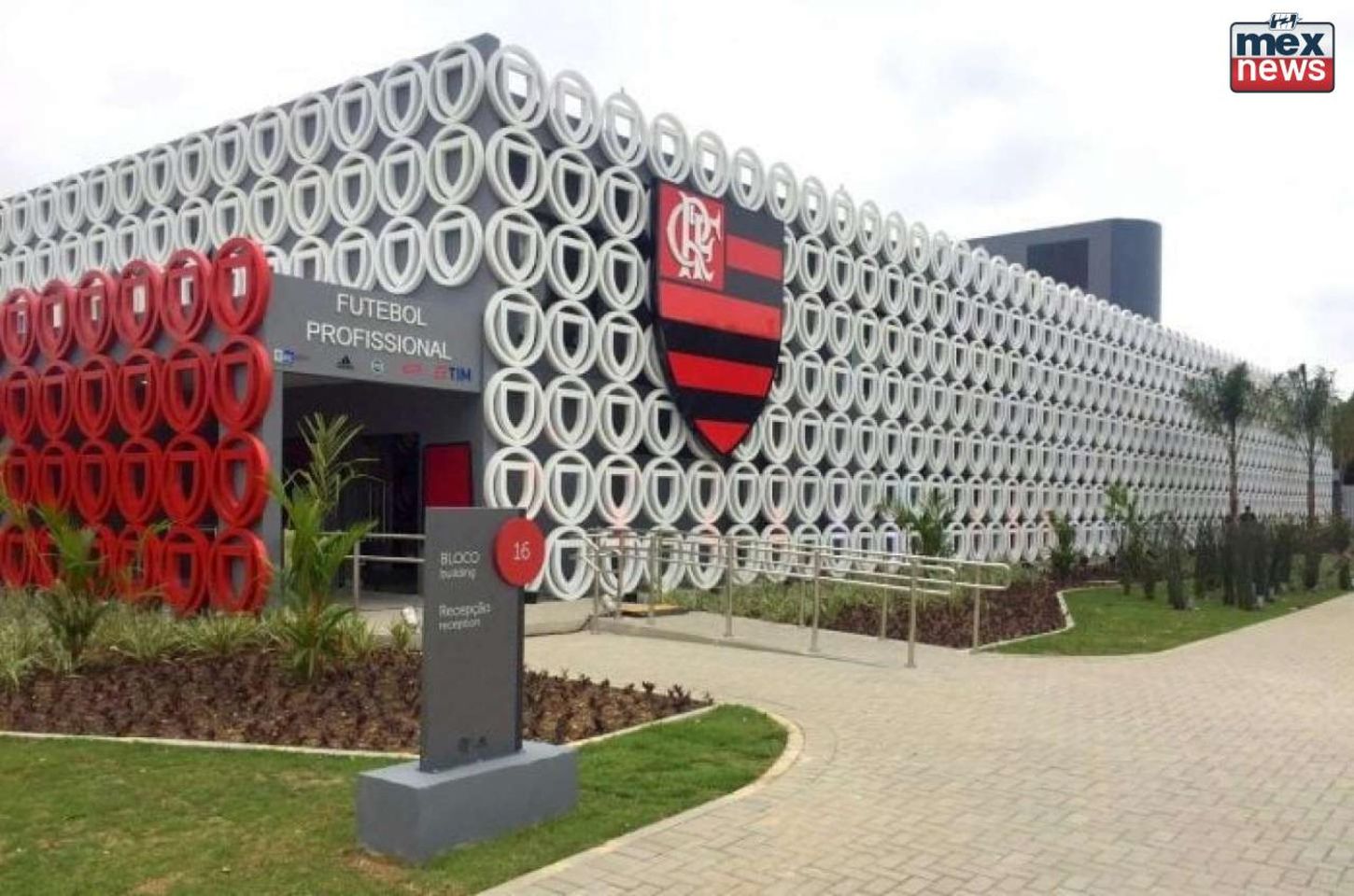 Flamengo inicia reestruturação com cortes na base e no profissional