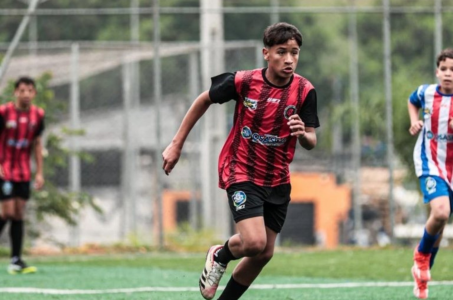 Flamenguinho de Osasco vence e segue na briga por vaga na fase estadual da Taça das Favelas