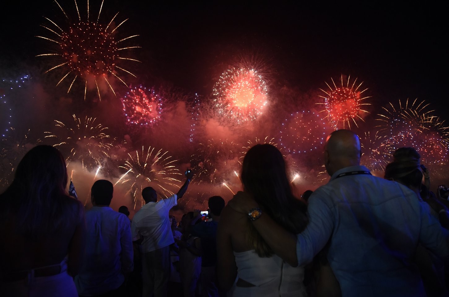 Fogos de artifício na virada do ano: tradição que gera sofrimento sensorial