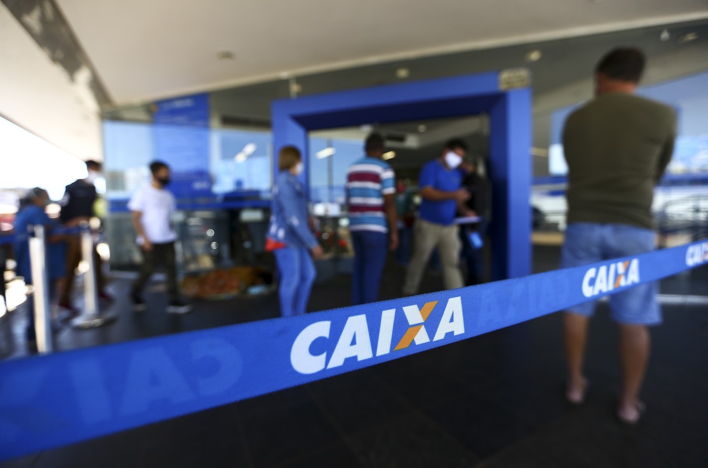 Funcionamento dos bancos no fim de ano exige atenção dos clientes