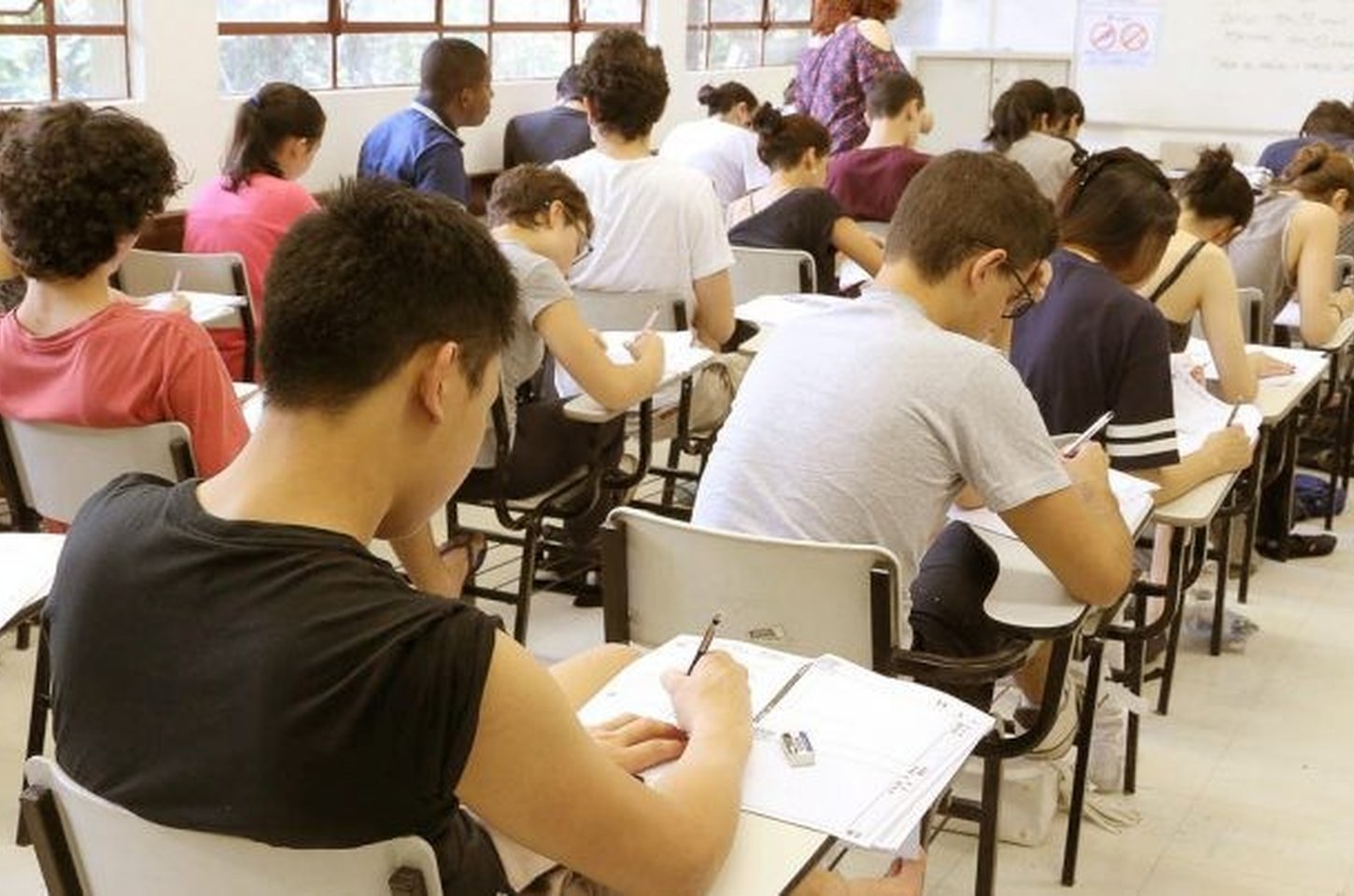 Fuvest 2026 tem mais de 111 mil candidatos na primeira fase