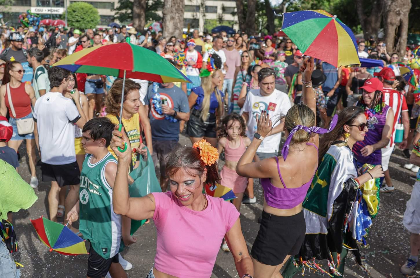 Galinho de Brasília une frevo e futebol em busca do hexa no carnaval